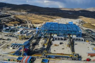 Inversión minera en Perú alcanzaría US$ 6.400 millones en 2026 impulsada por nuevos proyectos y altos precios