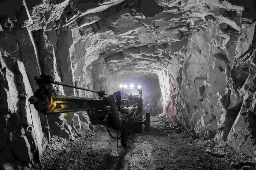 Inversión minera en Sudáfrica cae por séptimo año: desafíos y propuestas clave