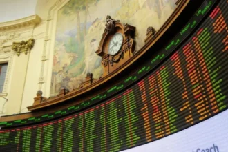 IPSA abre con alza de 0,3% y recupera los 10.500 mientras el mercado apuesta por destrabar Ormuz