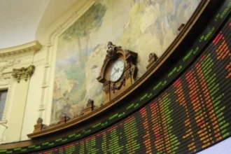 IPSA abre con caída de 0,51% hasta 10.452 puntos: petróleo alto y Latam presionan el arranque en Santiago