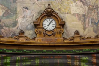 IPSA sube 0,92% y vuelve a rozar 11.000 puntos tras señales de diálogo en Medio Oriente