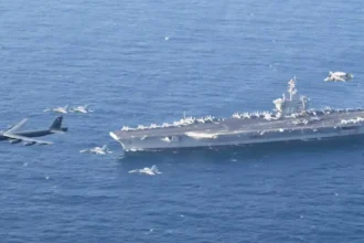 Irán advierte “dedo en el gatillo”: tensión militar sube tras la guerra de 12 días y el despliegue naval de EE.UU.