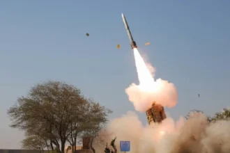 Irán lanza misiles contra Israel y bases en el Golfo y eleva el riesgo de guerra regional