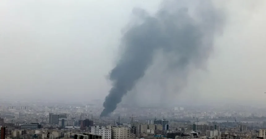 Israel asegura haber destruido en Teherán un centro ligado a armas espaciales