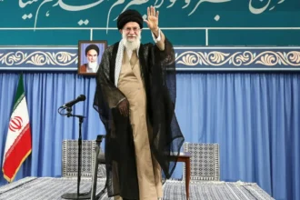 Jamenei advierte que un ataque de EE.UU. desataría una guerra regional