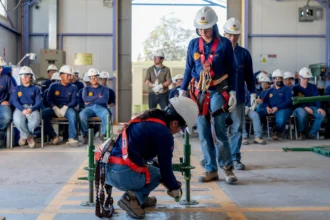 Jóvenes del Liceo de Pica se vinculan con empresas de la industria local y Collahuasi a través de innovador plan de prácticas