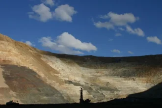 Kinross Gold continúa con la construcción de la Fase X, Curlew y Redbird 2