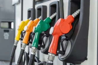 ¿La bencina en Chile es cara o barata? El país se ubica sobre el promedio mundial con un valor de US$ 1,361 por litro