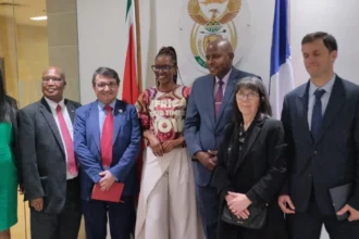 La Cámara Minera de Chile se reunió con el Embajador de Sudáfrica y la Presidenta de WIM de ese país
