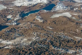 Lagos del Tíbet se secan y mueven fallas hasta 70 metros: el hallazgo que conecta cambio climático y sismicidad