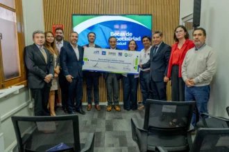 Lanzan becas de especialidad médica para fortalecer la salud en Antofagasta
