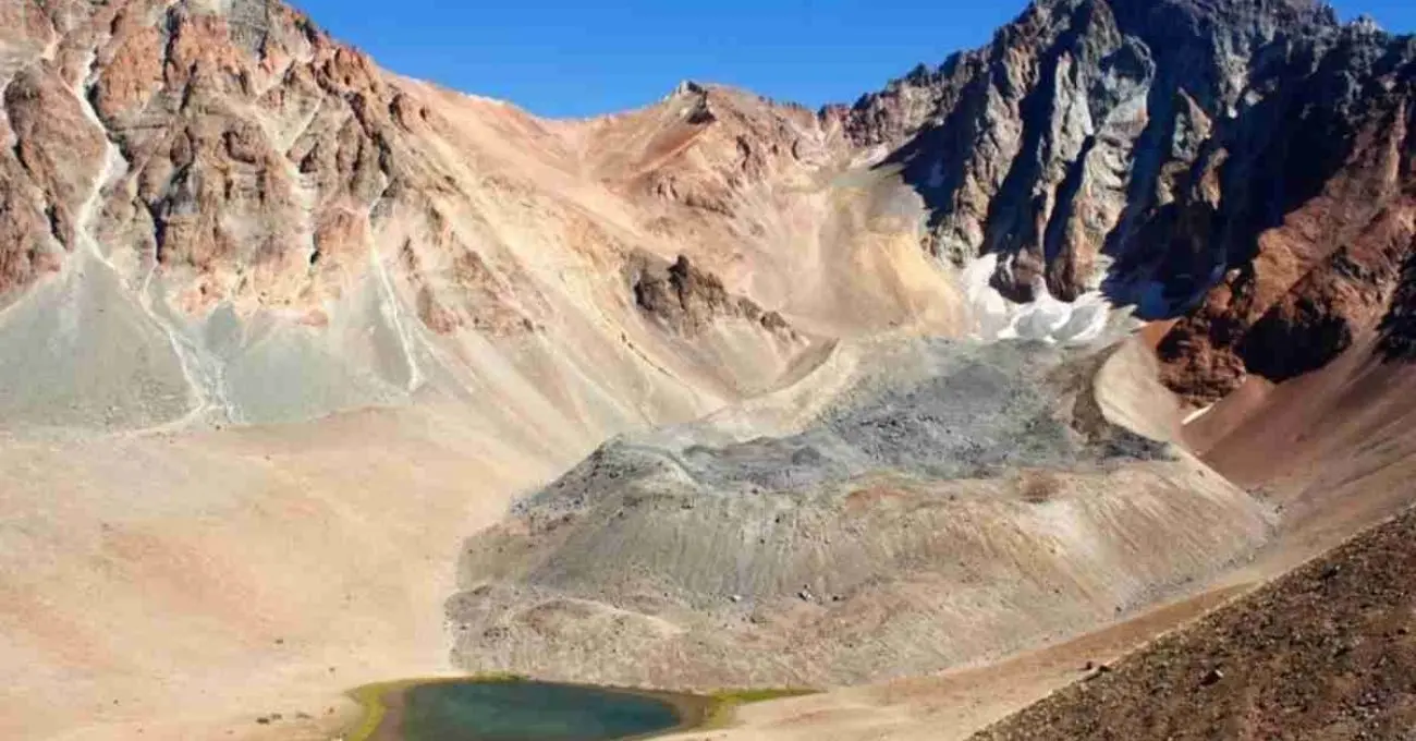 Ley de Glaciares: minería afirma que usa solo 1% del agua industrial y empuja una “aclaración” clave del periglacial