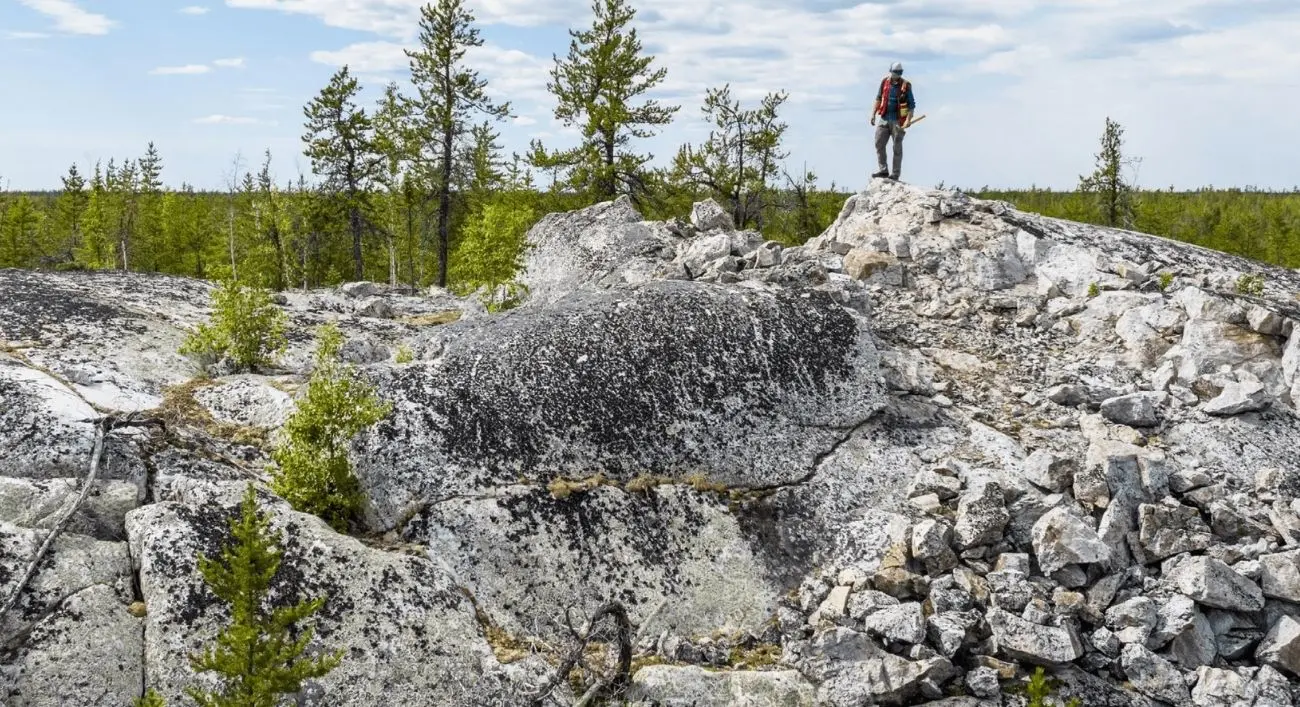 Li-FT Power identifica granos de espodumeno en el Proyecto de Litio Nottaway, Quebec