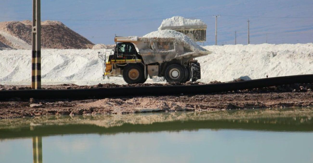 Litio: CATL pierde licencia en China y suspende operaciones en mina clave