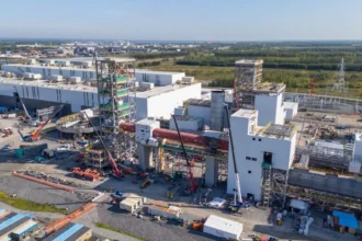 Litio: Rio Tinto ralentiza planta de 32.000 toneladas en Quebec mientras revisa estrategia de suministro
