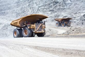 Lomas Bayas busca trabajadores: vacantes activas en minería y servicios para postular hoy