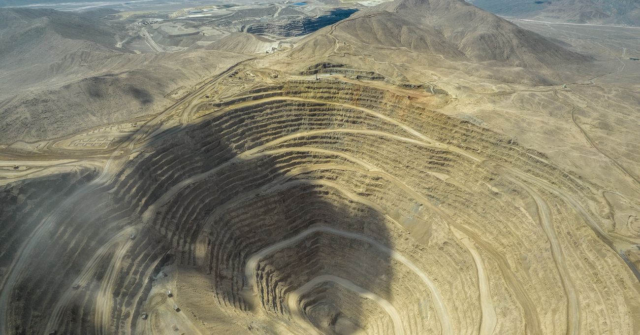 Lomas Bayas: Estrategia Sostenible de Crecimiento Minero al 2024