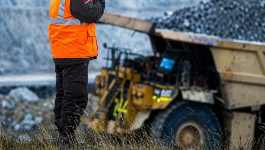 Antofagasta Minerals abre 16 vacantes en sus operaciones mineras
