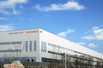 Magnate chino revoluciona energía renovable y lanza millonaria OPI en Hong Kong