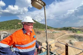 Mark Bristow Deja Barrick y Nombran a un Veterano como CEO Interino