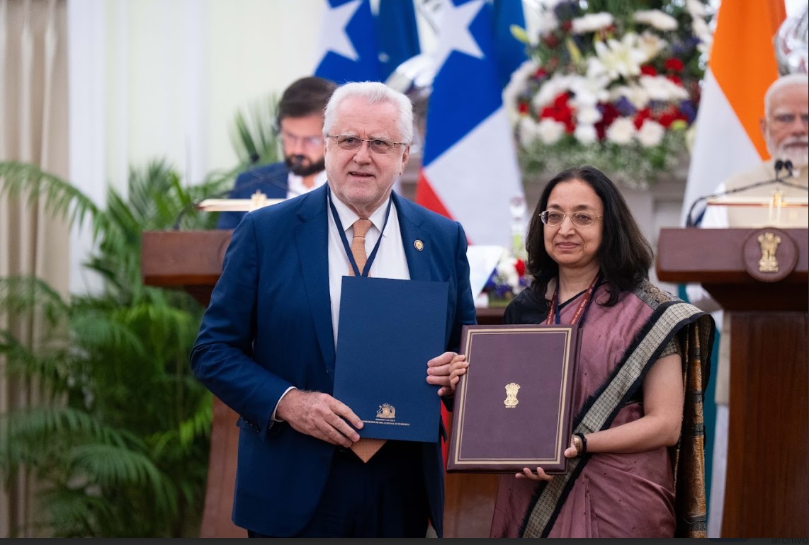 Máximo Pacheco se reunió con el presidente del Grupo Adani en India y visitó instalaciones de nueva fundición