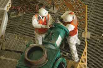 Mecánicos en minería alcanzan sueldos de hasta $3.000.000 mensuales