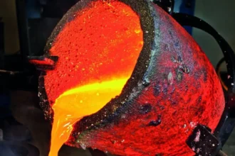 Megafusiones mineras y la carrera por el cobre: Chile en el centro del reordenamiento global