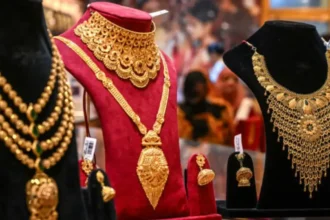 Mercado del oro en India: precios récord afectan la oferta de chatarra