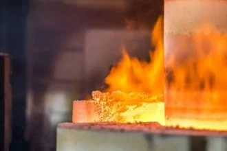 Metalurgia sin cianuro: el desafío tecnológico que redefine la fundición de oro