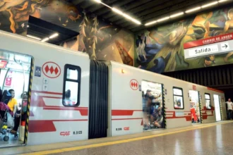 Metro de Santiago abrirá a las 06:00: el ajuste clave para movilizar a más de 35 mil corredores en la Maratón 2026