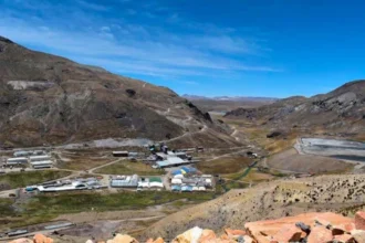 Mina Caylloma reduce producción de plata, plomo y zinc en tercer trimestre