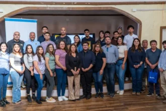 Minera Antucoya capacita a 15 aprendices de María Elena en programa de relevos