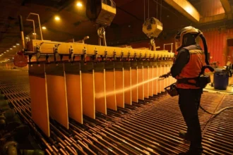 Minera Antucoya certifica sus cátodos de cobre en la LME y COMEX