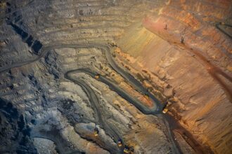 Minera Escondida de BHP busca trabajadores: vacantes activas en perforación, chancado, metalurgia y geotecnia para postular hoy