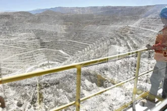 Minera Escondida presenta nuevas mejoras operativas tras visita del SEA en Antofagasta