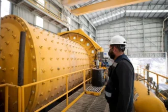 Minera Los Pelambres busca soldadores, prevencionistas y técnicos de mantención: las vacantes que hoy se están moviendo en Choapa