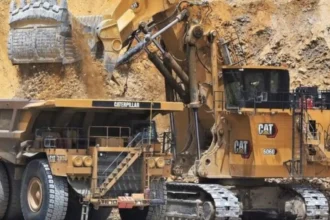 Mineras chinas en Zambia comienzan a pagar impuestos en yuanes y refuerzan la presencia monetaria de China en África