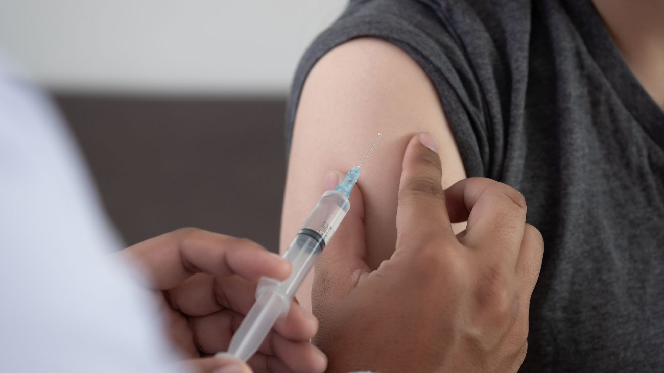 Ministerio de Salud Alerta Sobre Aumento de Enfermedades Respiratorias y Refuerza Vacunación en Metro de Santiago