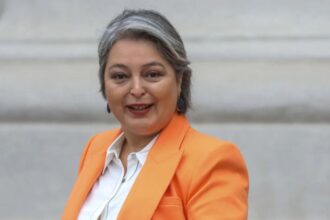Ministra Jeannette Jara Detalla Segundo Pago de Bono Marzo y Avances en Reforma Previsional: ¿Futura Candidata Presidencial?