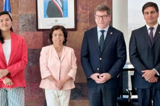 Ministra Williams y subsecretaria Chahuán sostuvieron cita bilateral de traspaso con próximos titulares de Minería