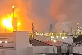 Misil iraní golpea refinería de Bapco en Baréin y provoca incendio en pleno salto de capacidad hacia 400.000 barriles diarios