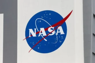 NASA redirige recursos para construir base lunar y liderar la nueva carrera espacial