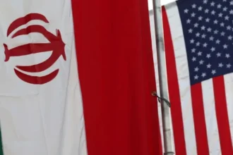 Negociaciones EEUU-Irán: 3 claves y la hora clave de la cita nuclear en Omán