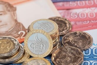 Nueva moneda de $100 conmemora los 100 años del Banco Central de Chile