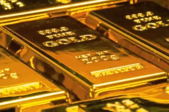 Oro cae más de 6% pese a la guerra en Irán: por qué el activo refugio no está reaccionando como se esperaba