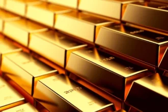 Oro se dispara y se acerca a los 4.000 dólares tras turbulencia global