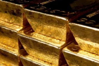 Oro se recupera levemente tras su mayor caída en más de una década