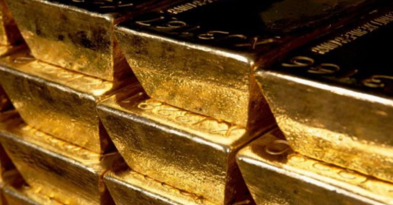 Oro se recupera levemente tras su mayor caída en más de una década