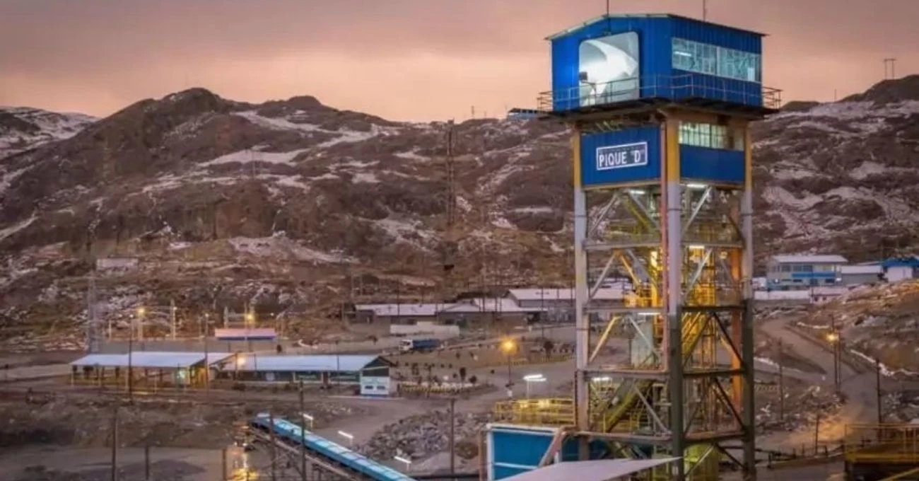 Pan American Silver reporta ingresos récord y ajustes estratégicos en minería de plata
