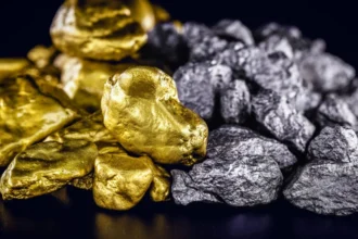 Oro en Comex cierra con leve baja a $4.718,70 tras cuatro sesiones al alza